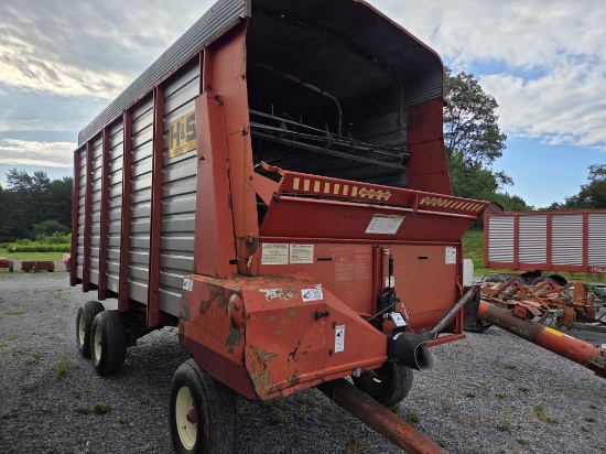 Forage wagon