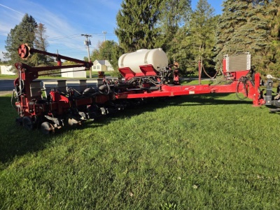 12 row planter