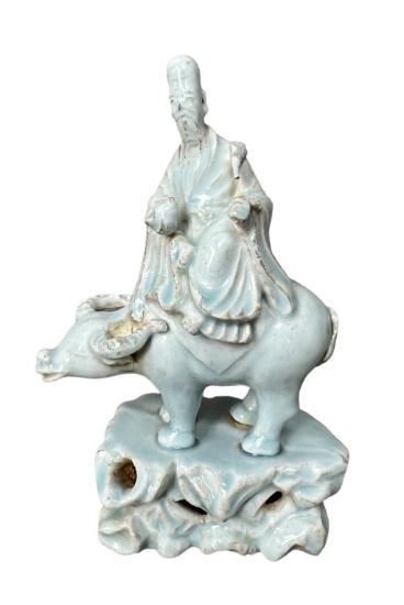 Chinese porcelain pottery statue