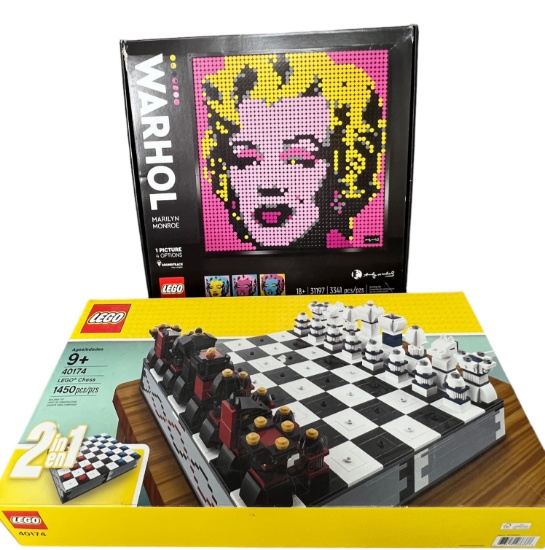 Lego lot Warhol, Marilyn Monroe chess set