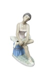 Vintage Lladro Balarina Finishing Touches 06104 Figurine