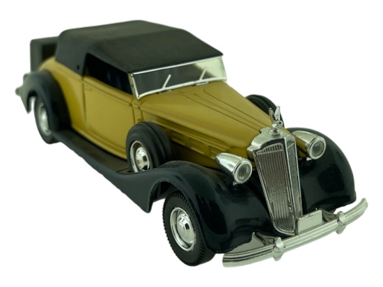Vintage Model Car 1:43 Yellow/Blue Packard Super-Light 1937 Solido