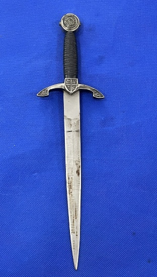 Large knife dagger