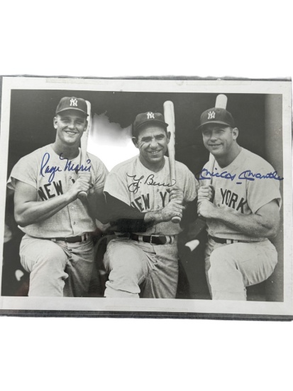 New York Yankees Mickey Mantle Yogi Berra Roger Maris Signed 8x10 Photograph B&W