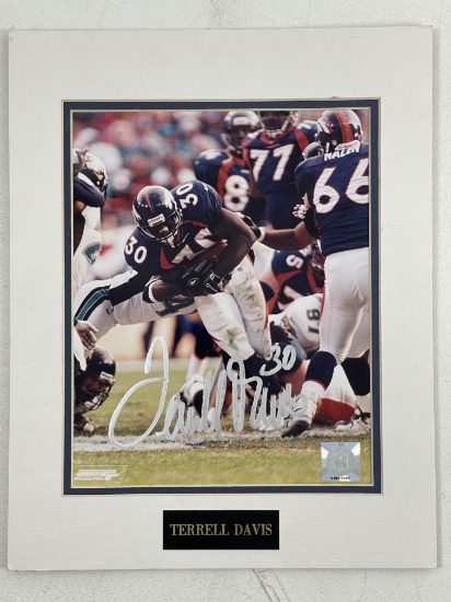 Terrell Davis Denver Broncos - Signed Official NFL Photograph. 8" x 10".