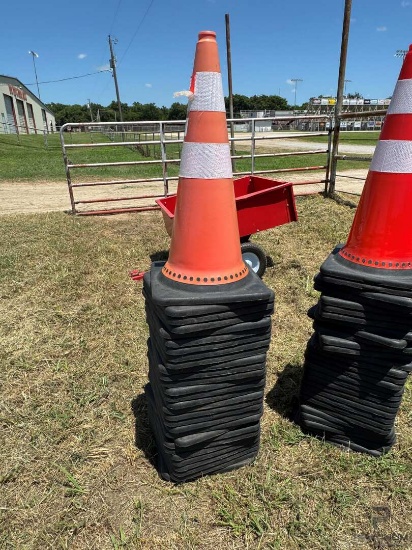 30 SAFTEY CONES
