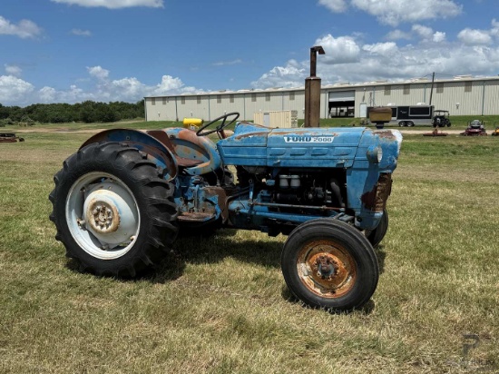 FORD 2000 TRACTOR