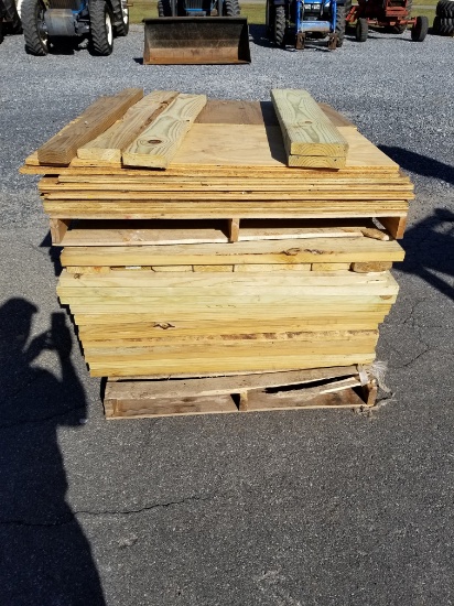 Pallet of misc short 2 x 6, 2 x 8 & pieces of plywood sold as a group