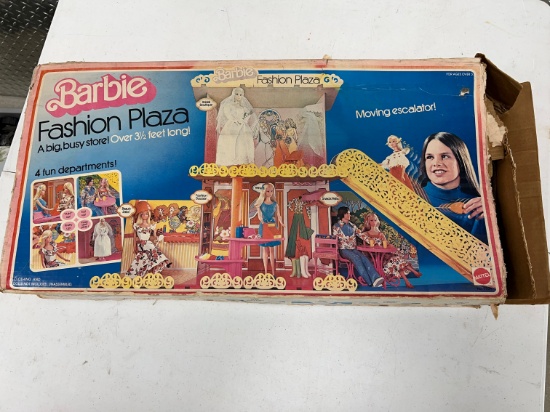 BARBIE FASHION PLAZA - MATTEL - WITH BOX