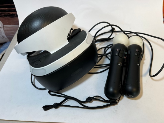 PLAYSTATION VR HEADSET AND 2 WANDS