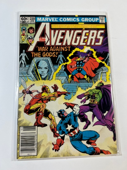 THE AVENGERS #220 - MARVEL 82' - "WAR AGAINST THE GODS" NEWSTAND