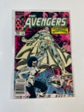THE AVENGERS #238 - MARVEL 83' 