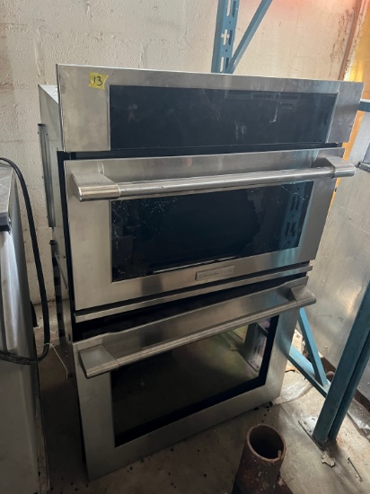 ELECTROLUX "ICON" STAINLESSS STEEL OVEN (BUSTED GLASS ON DOORS)