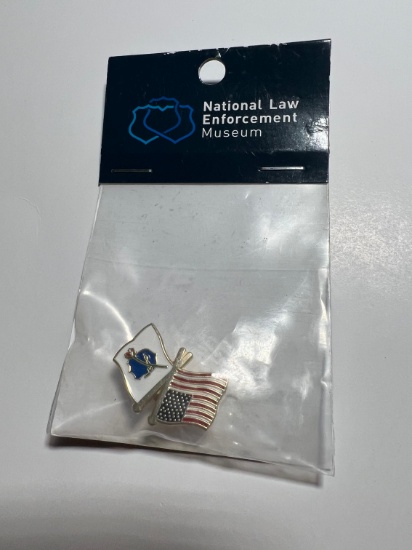 NATIONAL LAW ENFORCEMENT MUSEUM FLOWER DROSSED FLAGS PINS