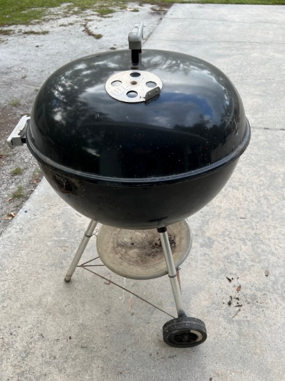WEBER CHARCOAL GRILL