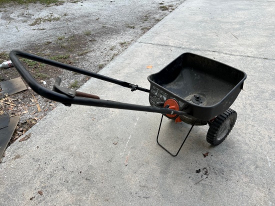 SCOTTS WEED SPREADER