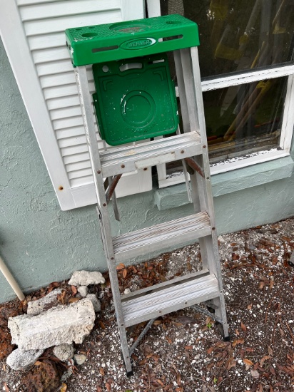 WERNER ALUMINUM 4' LADDER