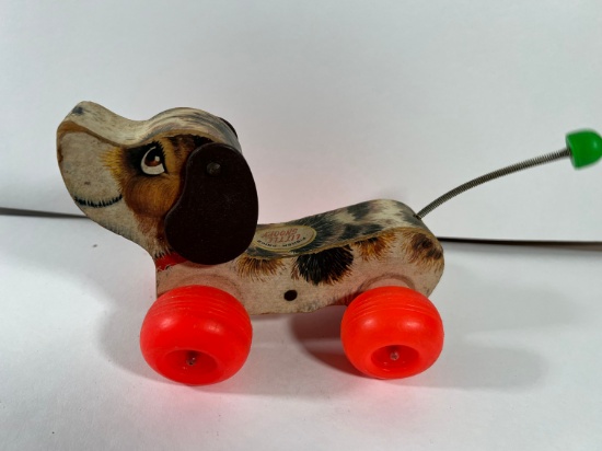 LITTLE SNOOP - FISHER PRICE DOG PULL TOY