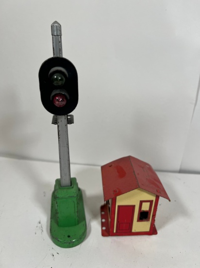 ANTIQUE METAL TOYS - LIONEL #153 LIGHT & ERECTOR SET HOUSE