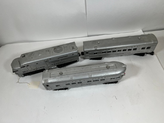 LIONEL TRAINS - INCLUDING (1) 2033 UNION PACIFIC ENGINE CAR