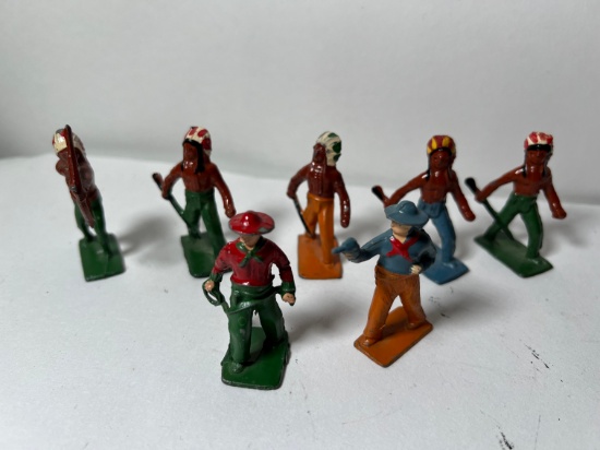MINIATURE  MILITARY SOLDIERS - LINCOLN LOGS USA (5 INDIANS & 2 COWBOYS)