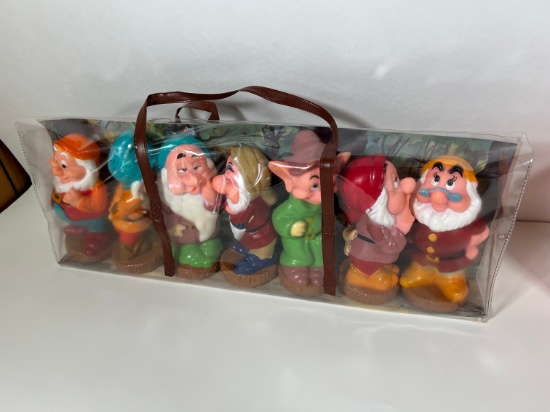 VINTAGE DISNEY 7 DWARFS TOY SET