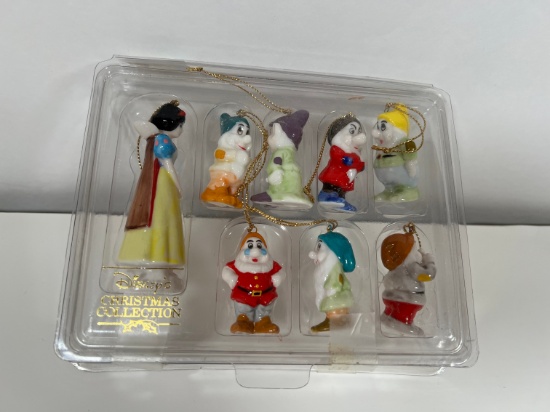 DISNEY CHRISTMAS COLLECTION SNOW WHITE & 7 DWARFS ORNAMENTS SET -