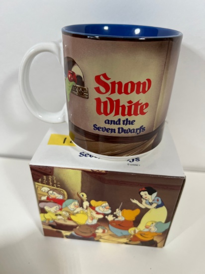 SNOW WHITE AND THE SEVEN DWARFS MUG WITH BOX