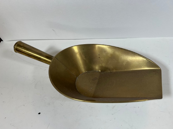 BRASS "C" #2 BRASS DUST PAN
