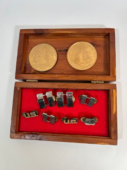 (7) ASSORTED US ARMY PINS (1) WRIGHT BROTHERS COIN (1) VICKSBURGE NATIONAL