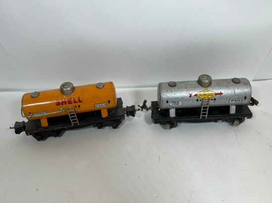 LIONEL TRAIN "SHELL" & "SUNCO" TANKER