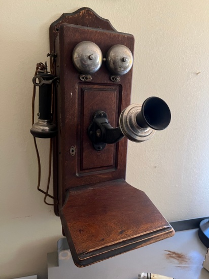 L.M. ERICSOON & CO STOCKHOLD SWEDEN ANTIQUE PHONE