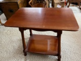ANTIQUE WOOD END TABLE/STAND