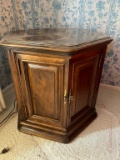 ANTIQUE WOOD CORNER CABINET/STAND - HEXAGON