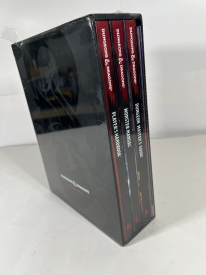 DUNGEONS & DRAGONS FOIL COLLECTORS SET - 2020 (SEALED)