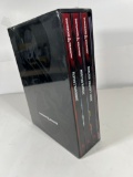 DUNGEONS & DRAGONS FOIL COLLECTORS SET - 2020 (SEALED)