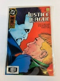 JUSTICE LEAGUE #18 (BONUS BOOK) DC