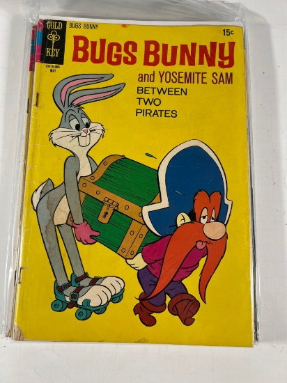 BUGS BUNNY (AND YOSEMITE SAM BETWEEN TWO PIRATES) - GOLD KEY