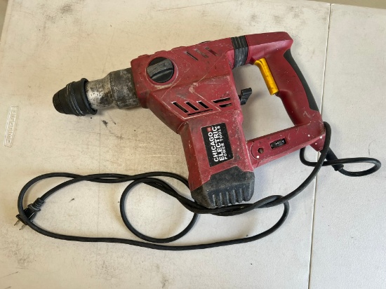 CHICAGO ELECTRIC 1 1/8" VARIABLE SPEED ROTARY HAMMER DRILL