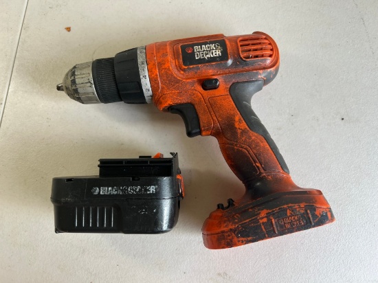 BLACK & DECKER 12V DRILL WITH BATTERY