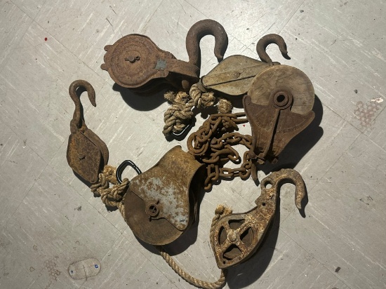 VINTAGE PULLEYS ASSORTED