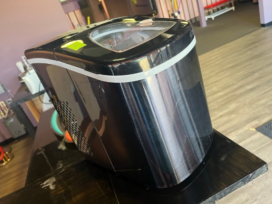 FRIGIDAIRE ICE MAKER - COUNTERTOP #EFIC117-SSBLACK_SC