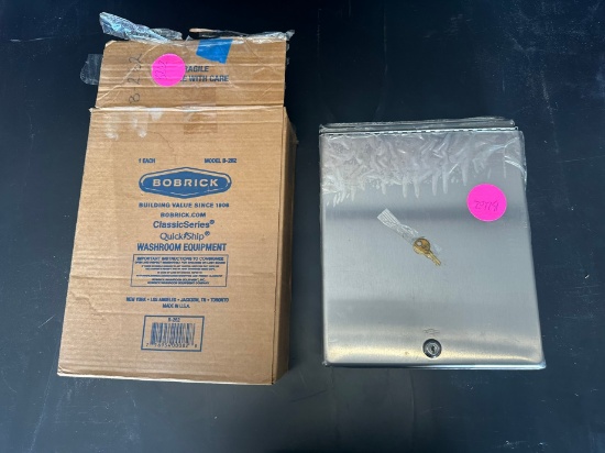 BOBRICK B262 CLASSIC SERIES PAPER TOWEL - STAINLESS STEEL - WITH KEY