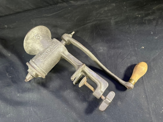 UNIVERSAL #3 MEAT GRINDER - LF & CO - NEW BRITAIN CONNECTICUT