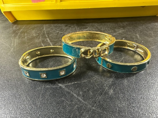 BRACLETS ASSORTED - BLUE