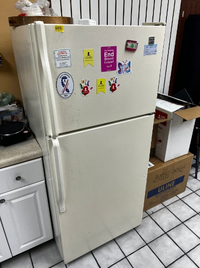 KENMORE REFRIDGERATOR / FREEZER - #106.62524110