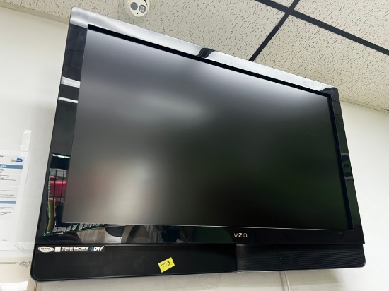 VIZIO FLATSCREEN TELEVISION WITH WALL MOUNT
