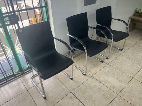 CLIENT CHAIRS - BLACK