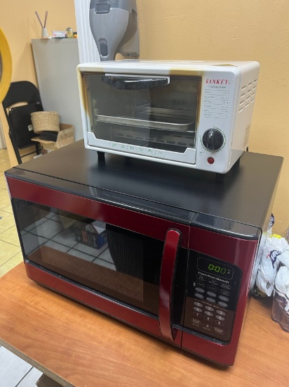 (1) HAMILTON BEACH MICROWAVE 1000W (1) SANKEY TOASTER
