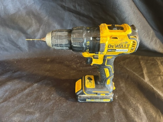 DeWALT 20v MAX BRUSHLESS DRILL WITH BATTER